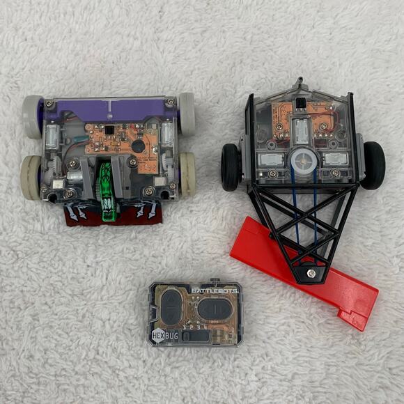 Hexbug Battlebots Lot 2 Bots and 1 Controller Tombstone Witch Doctor Untested - Picture 1 of 7
